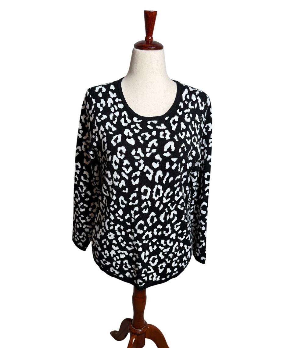 Chico's animal print scoop neck sweater black & white long sleeve Sz 2 US L